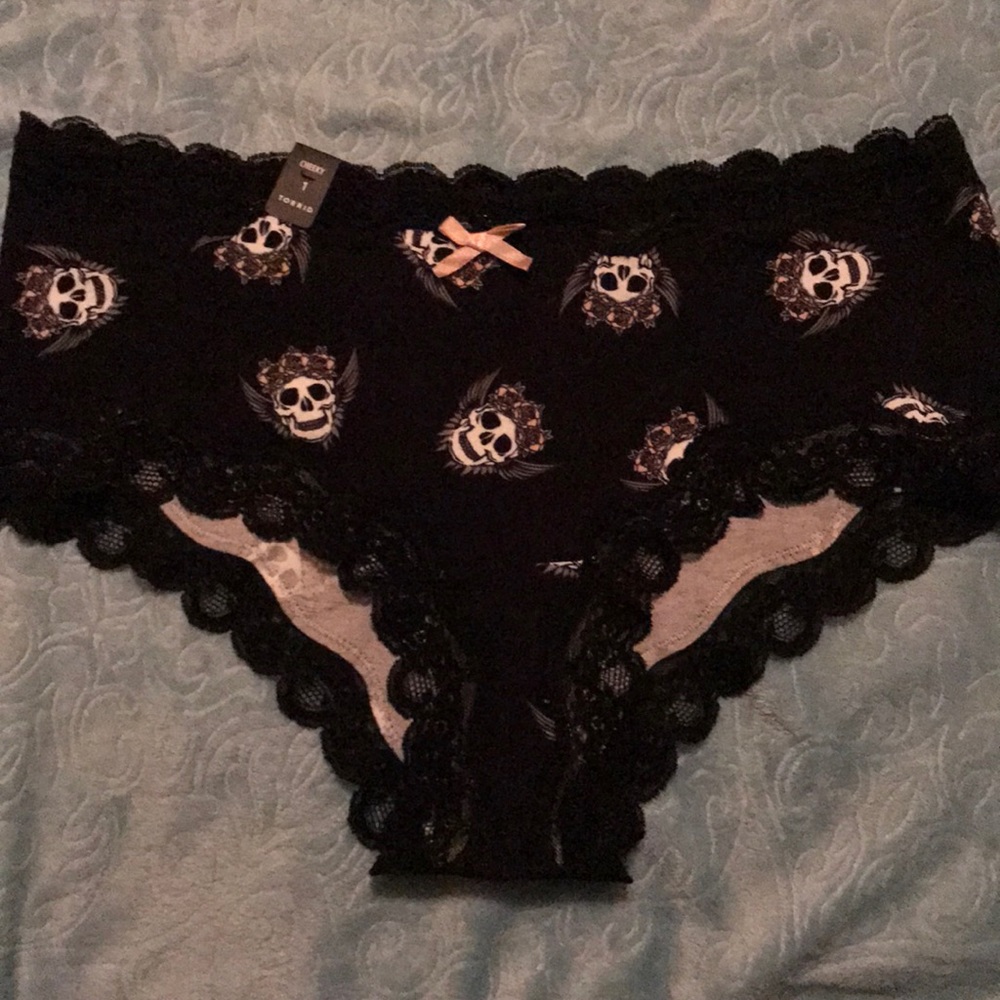 Super sexy brand new cheeky torrid panties.